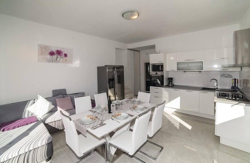 Kastel Sucurac House | Beach front home in Kastel Sucurac