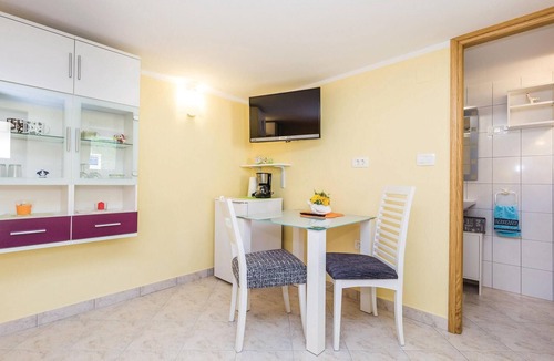 Golovik House | Beach front home in Golovik