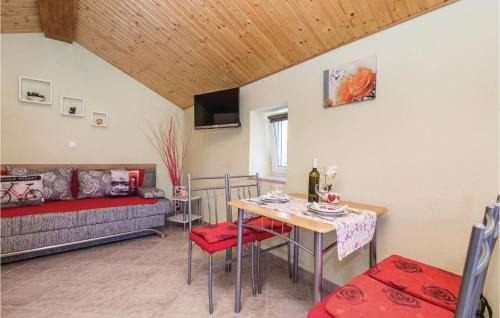 Golovik House | Beach Front Home In Golovik