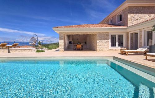 Jadranovo House | Beach Front Home In Jadranovo