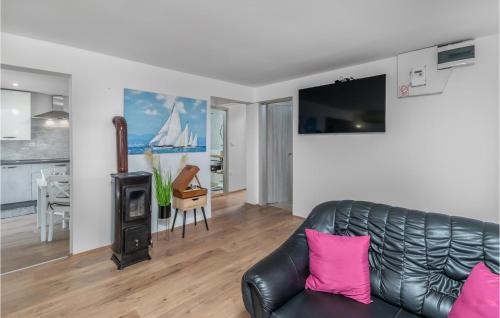 Karlobag House | Beach Front Home In Karlobag With Wifi