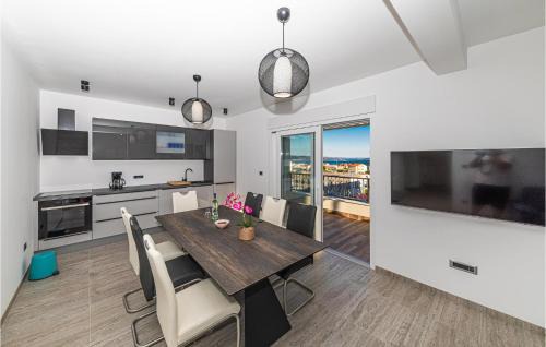 Kastel Luksic House | Beach Front Home In Kastel Luksic With Sauna