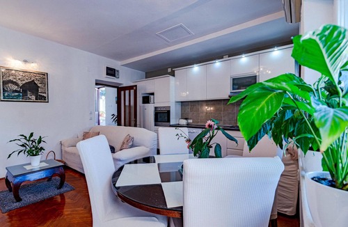 Cove Tri Zala (Zrnovo) House | Beach front home in Korcula with WiFi