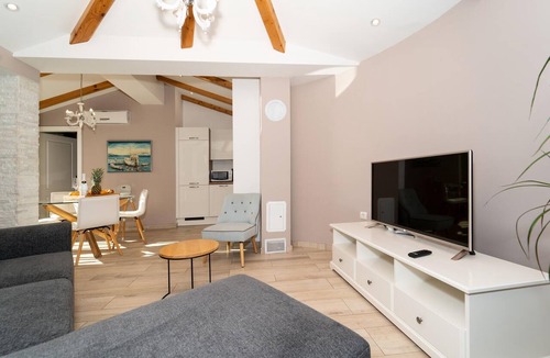 Obrovac House | Beach front home in Krusevo