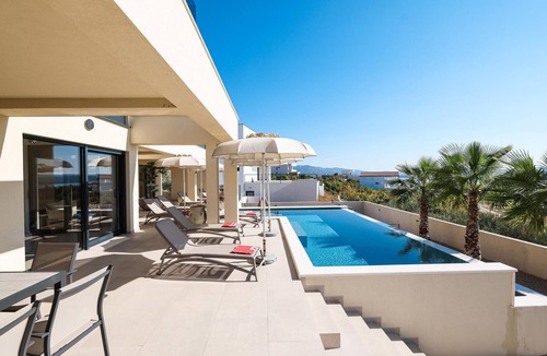 Maslenica House | Beach front home in Maslenica