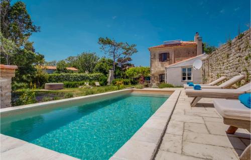 Mali Losinj House | Beach Front Home In Osor