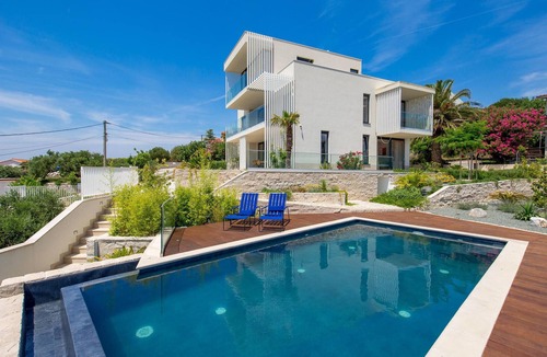 Palit House | Beach front home in Palit with sauna