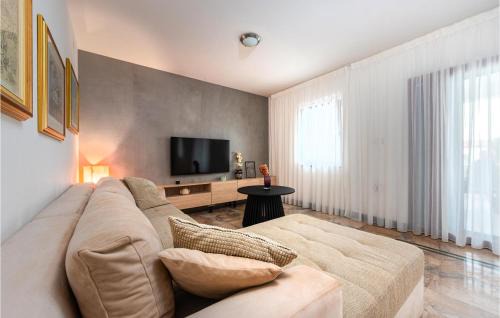 Preko House | Beach Front Home In Preko