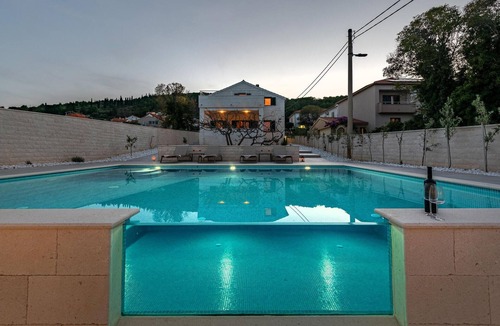 Preko House | Beach front home in Preko