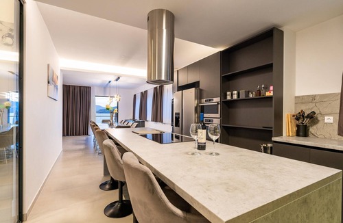 Sreser House | Beach front home in Sreser with sauna
