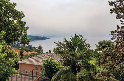 Volosko House | Beach front home in Volosko with WiFi