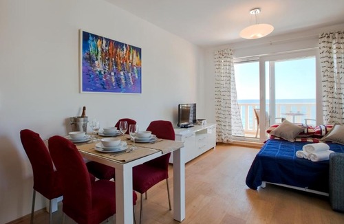Ivan Dolac Apartment | Beach Stay Apartment Ivon