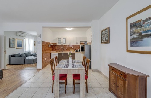 Split Apartment | Beachfront apartment Drazen, with garden and parking