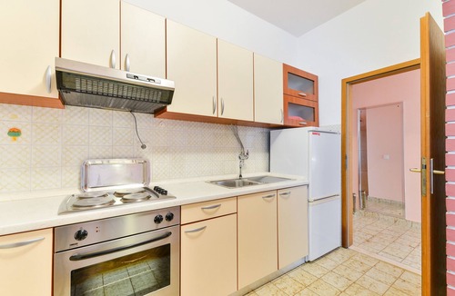 Vir Apartment | Beachfront apartment Liverić 2