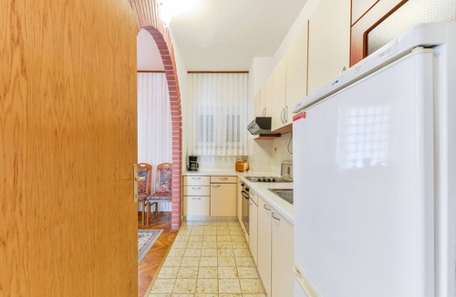 Vir Apartment | Beachfront apartment Liverić 2