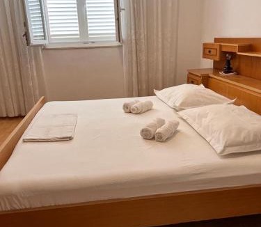 Kneza Apartment | Beachfront Apartment Mery, Kneže