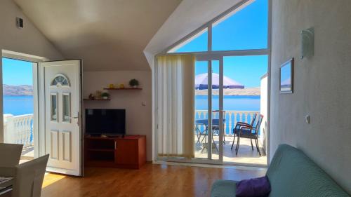 Cesarica Apartment | Beachfront apartments Rukavina