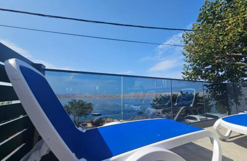 Cesarica House | Beachfront House Ivana with Pool - renovated 2025