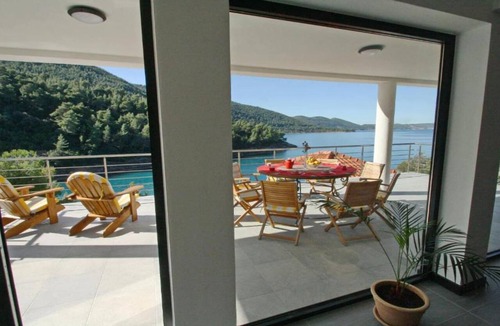 Blato Villa | Beachfront Luxury Villa with Private Pool and Stunning Sea Views