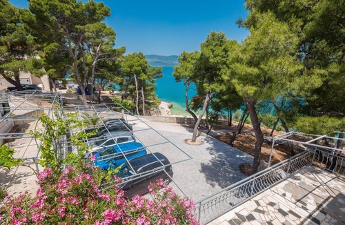 Slatine Apartment | Beachfront One-Bedroom Apartment with Sea View & Pool