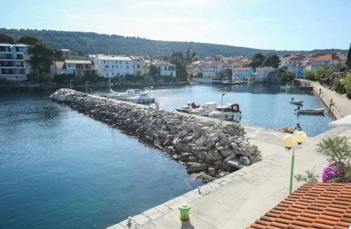 Bozava House | Beachfront Rooms Veli Kamik
