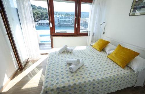 Bozava House | Beachfront Rooms Veli Kamik