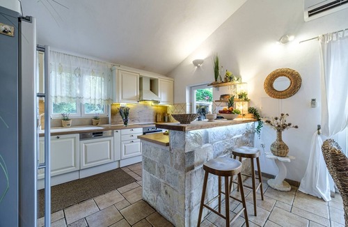 Supetar Villa | Beachfront Villa Mir Brac with Pool & Jacuzzi