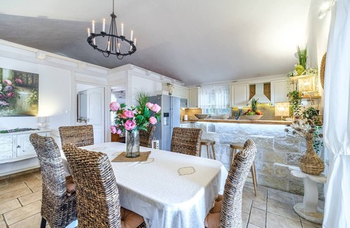 Supetar Villa | Beachfront Villa Mir Brac with Pool & Jacuzzi