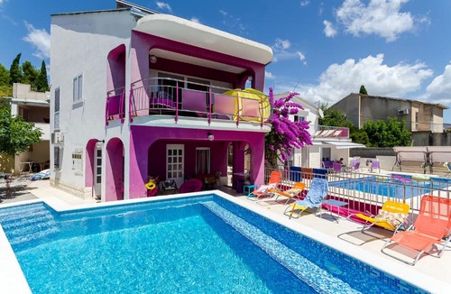 Seget Vranjica House | Beachfront villas Pinky-Superior heated pools and jacuzzi just 25 m from see