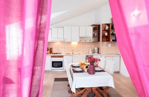 Peracko Blato Apartment | Beautiful apartment for 5 people with A/C, pool, WIFI, TV and patio