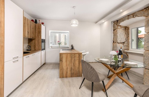 Opric Apartment | Beautiful apartment in Opric-Lovran with WiFi