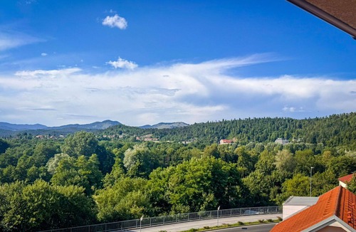 Postojna Apartment | Beautiful apartment for 4 people with A/C, WIFI, TV and panoramic view