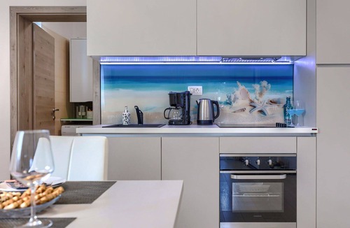 Loborika Apartment | Beautiful apartment for 6 people with private pool, WIFI, A/C, TV, terrace and pets allowed