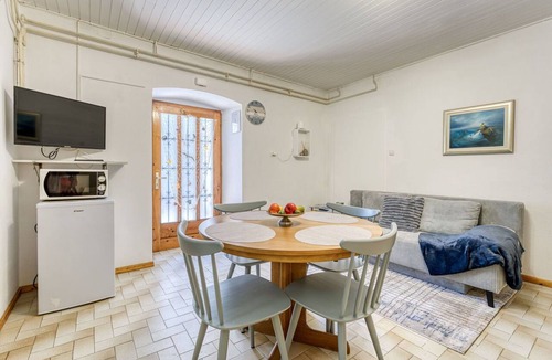 Ika Apartment | Beautiful apartment for 2 guests with WIFI, TV and terrace
