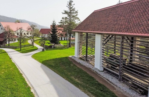 Pohorje Apartment | Beautiful apartment for 3 guests with WIFI, pool and TV