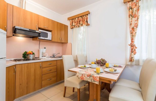 Palit Apartment | Beautiful apartment for 4 guests with pool, A/C, WIFI, TV and balcony