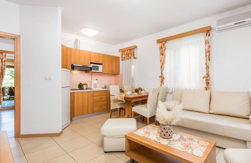 Palit Apartment | Beautiful apartment for 4 guests with pool, A/C, WIFI, TV and balcony