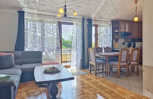 Finida Apartment | Beautiful apartment for 4 guests with WIFI, A/C, TV, terrace and pets allowed