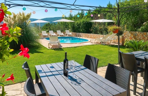 Rabac Apartment | Beautiful apartment for 4 people with pool, WIFI, A/C, TV, terrace and pets allowed