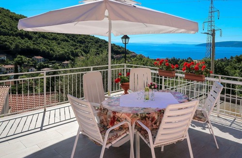Sucici Apartment | Beautiful apartment for 4 guests with A/C, WIFI, TV and terrace