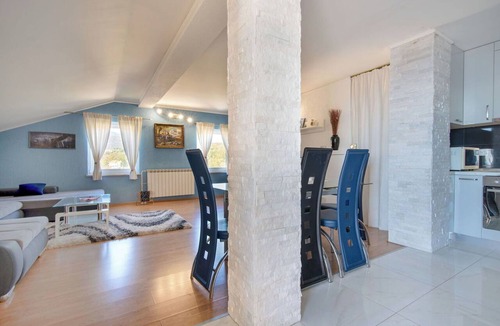 Rubesi Apartment | Beautiful apartment for 4 guests with WIFI, pool, A/C, TV and balcony