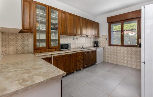 Banjol Apartment | Beautiful Apartment In Banjol With Wifi