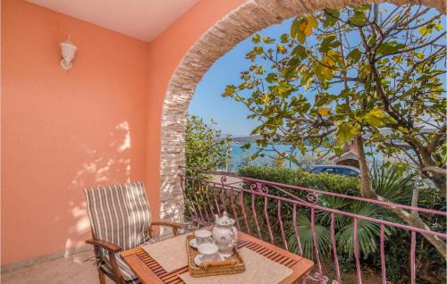 Cizici Apartment | Beautiful Apartment In Cizici With Wifi