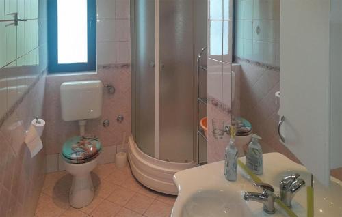 Jadranovo Apartment | Beautiful Apartment In Jadranovo With Wifi