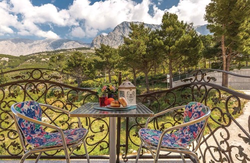 Bratus Apartment | Beautiful apartment in Krvavica