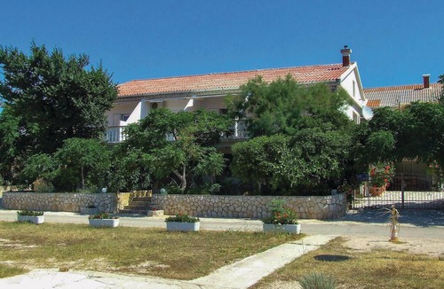 Kustici Apartment | Beautiful apartment in Kustici with WiFi