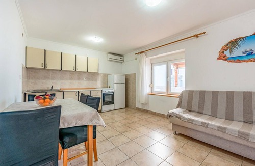 Kustici Apartment | Beautiful apartment in Kustici with WiFi