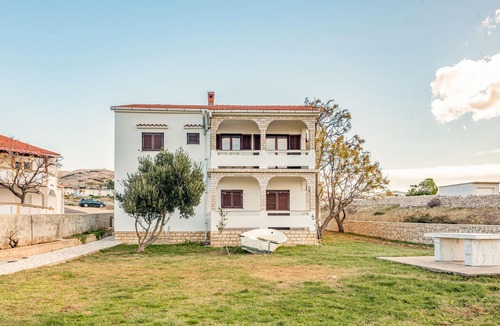 Kustici Apartment | Beautiful apartment in Kustici with WiFi