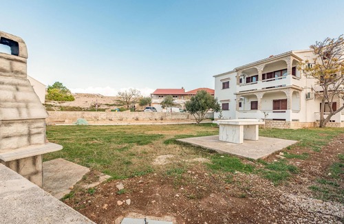 Kustici Apartment | Beautiful apartment in Kustici with WiFi