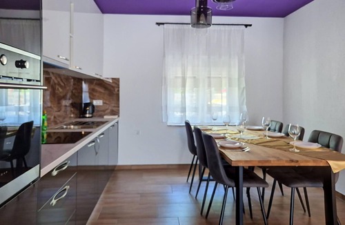 Obrovac Apartment | Beautiful apartment in Obrovac with WiFi